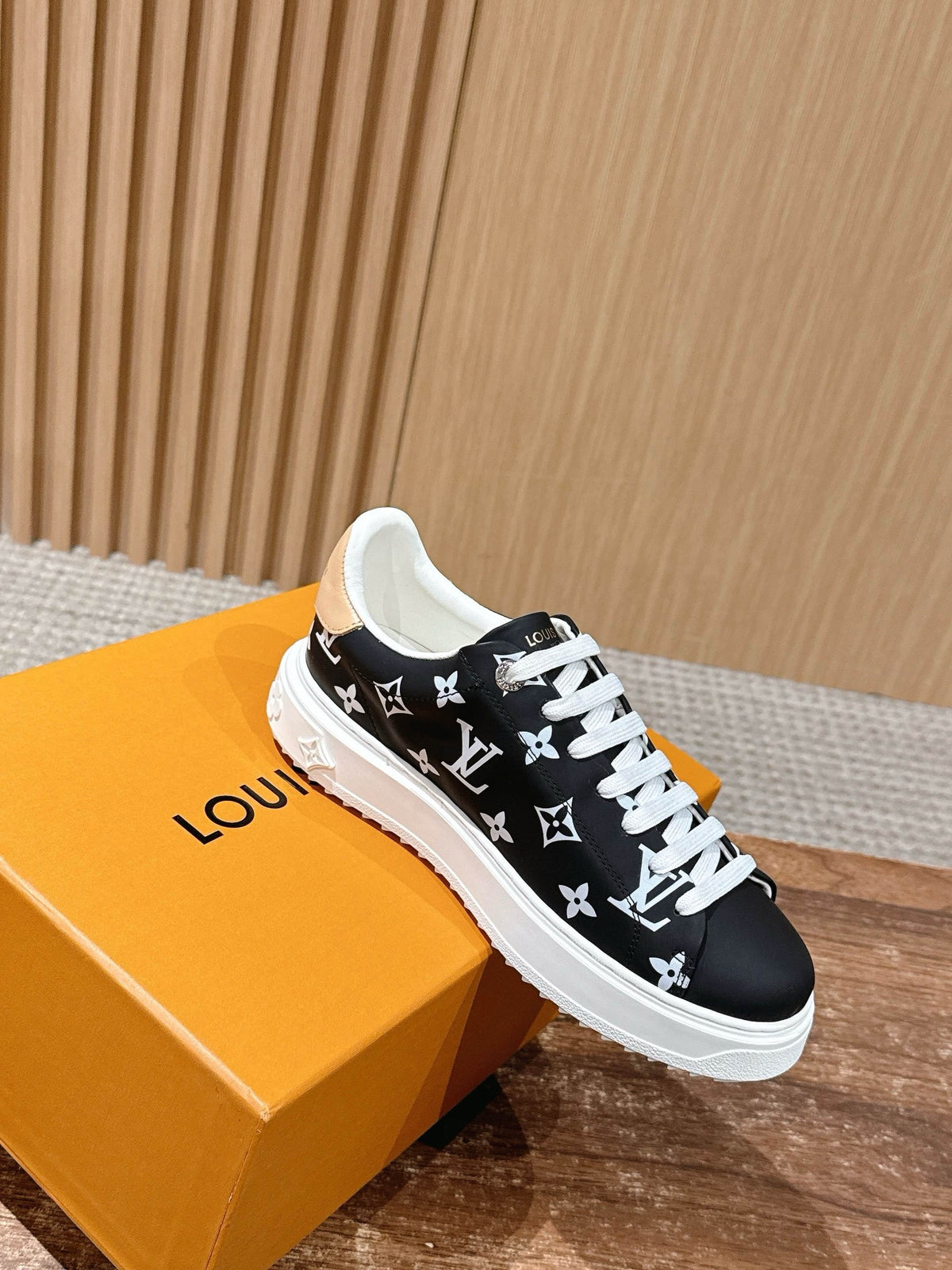 Black Leather Plain Low-Top - Women's