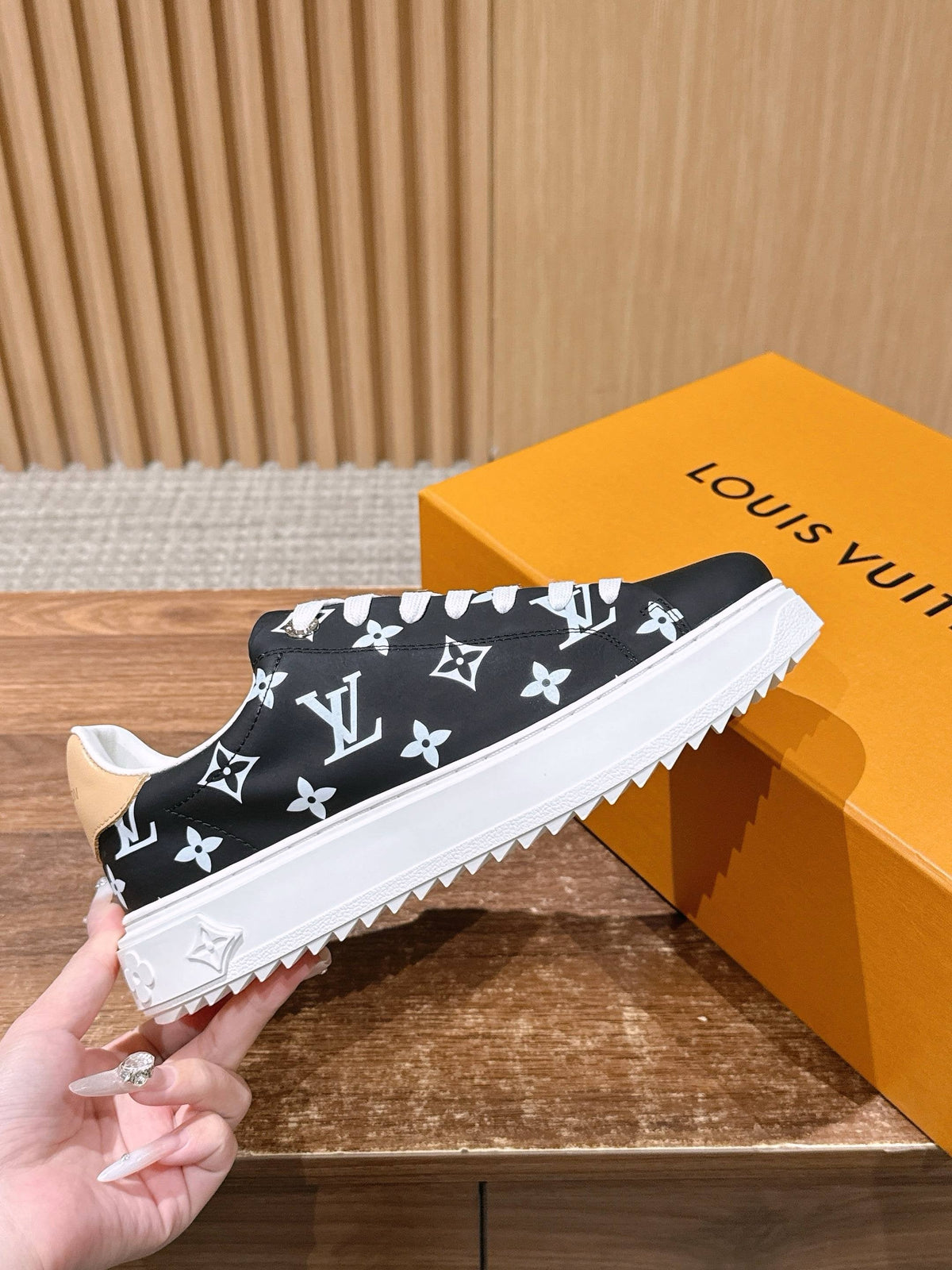 Black Leather Plain Low-Top - Women's