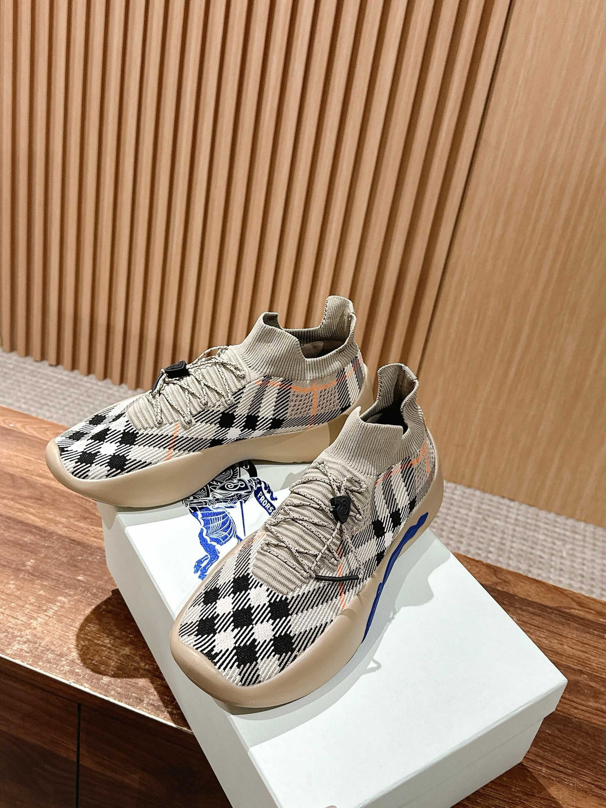 Black Knit Check Sock Runner - Men's