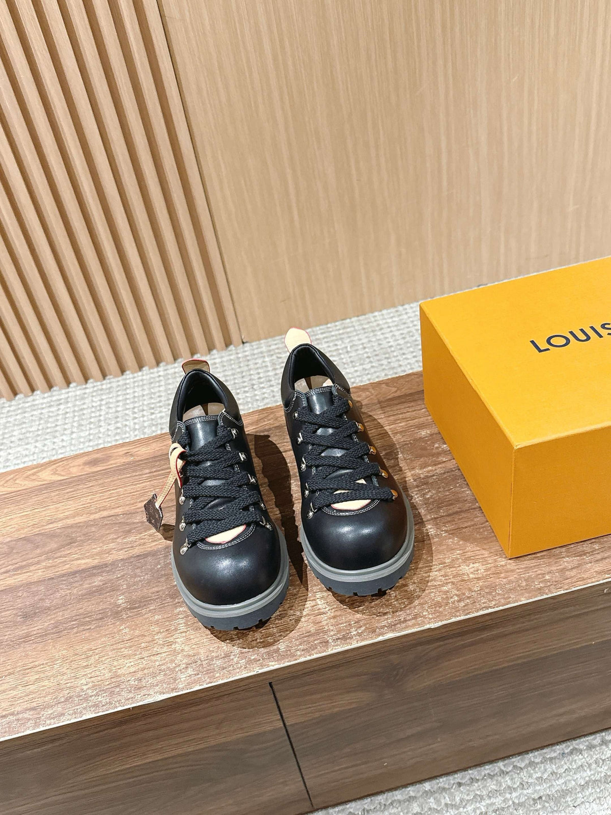 Trainer Black Leather
