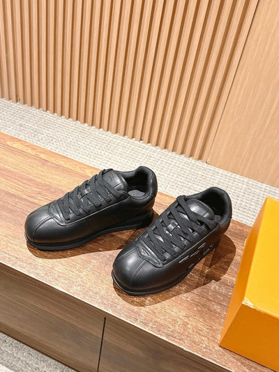 Black Leather Low Sneakers