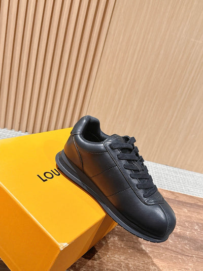 Black Leather Low Sneakers