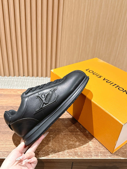 Black Leather Low Sneakers
