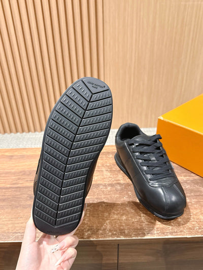 Black Leather Low Sneakers