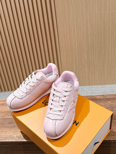 Black Leather Low Sneakers