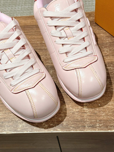 Black Leather Low Sneakers