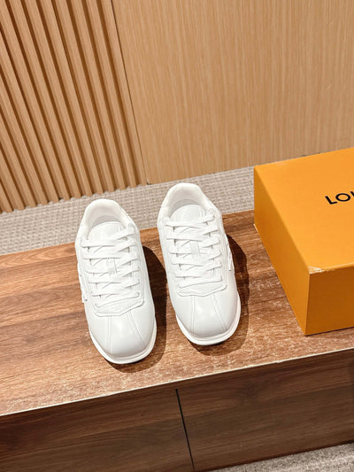 Black Leather Low Sneakers