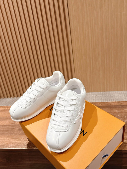 Black Leather Low Sneakers