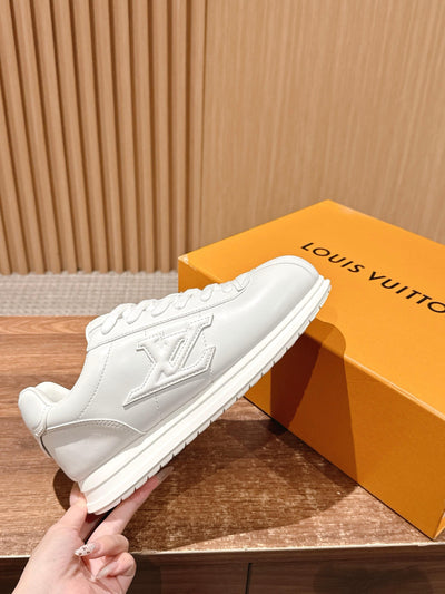 Black Leather Low Sneakers