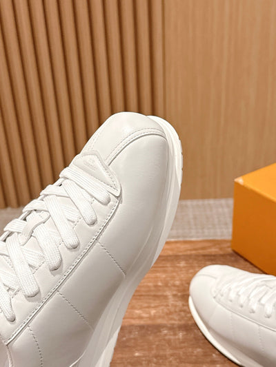 Black Leather Low Sneakers