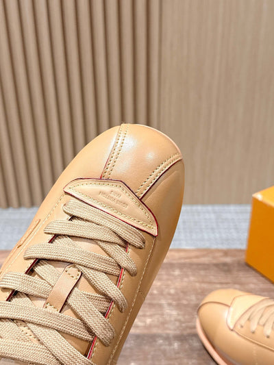 Black Leather Low Sneakers