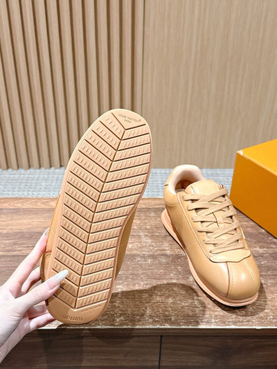 Black Leather Low Sneakers