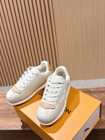 Black Leather Low Sneakers