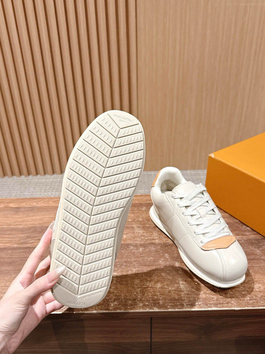 Black Leather Low Sneakers