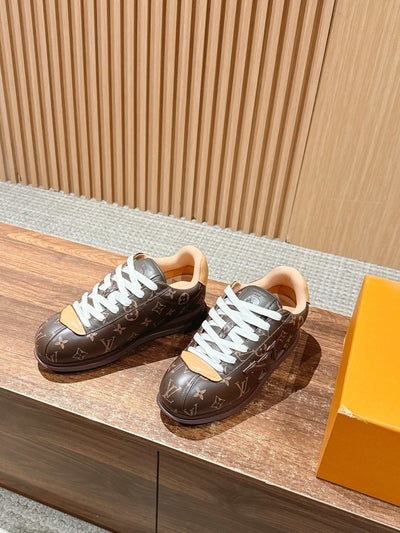Black Leather Low Sneakers
