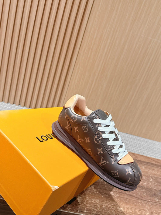 Black Leather Low Sneakers