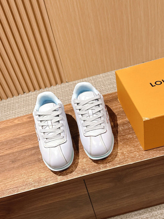 Black Leather Low Sneakers