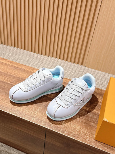 Black Leather Low Sneakers