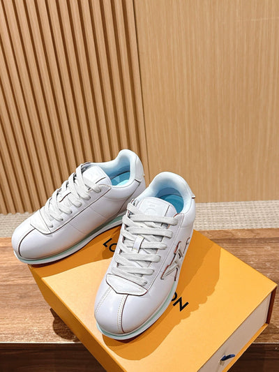 Black Leather Low Sneakers