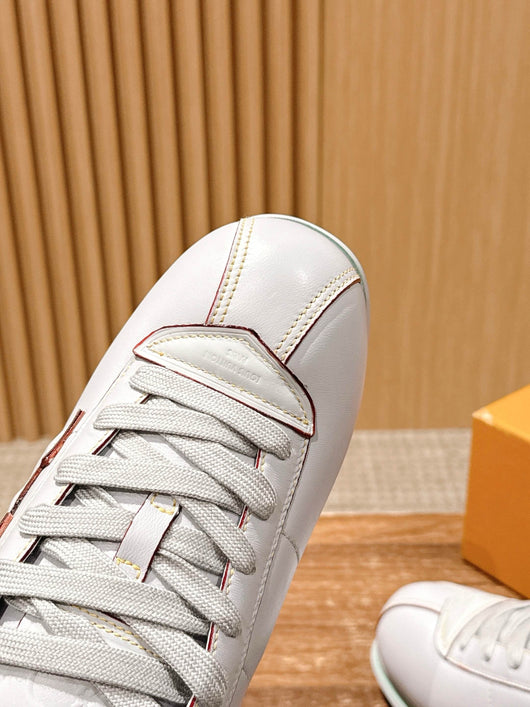 Black Leather Low Sneakers