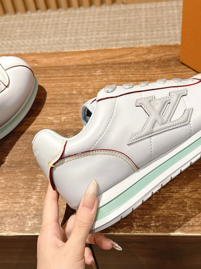 Black Leather Low Sneakers