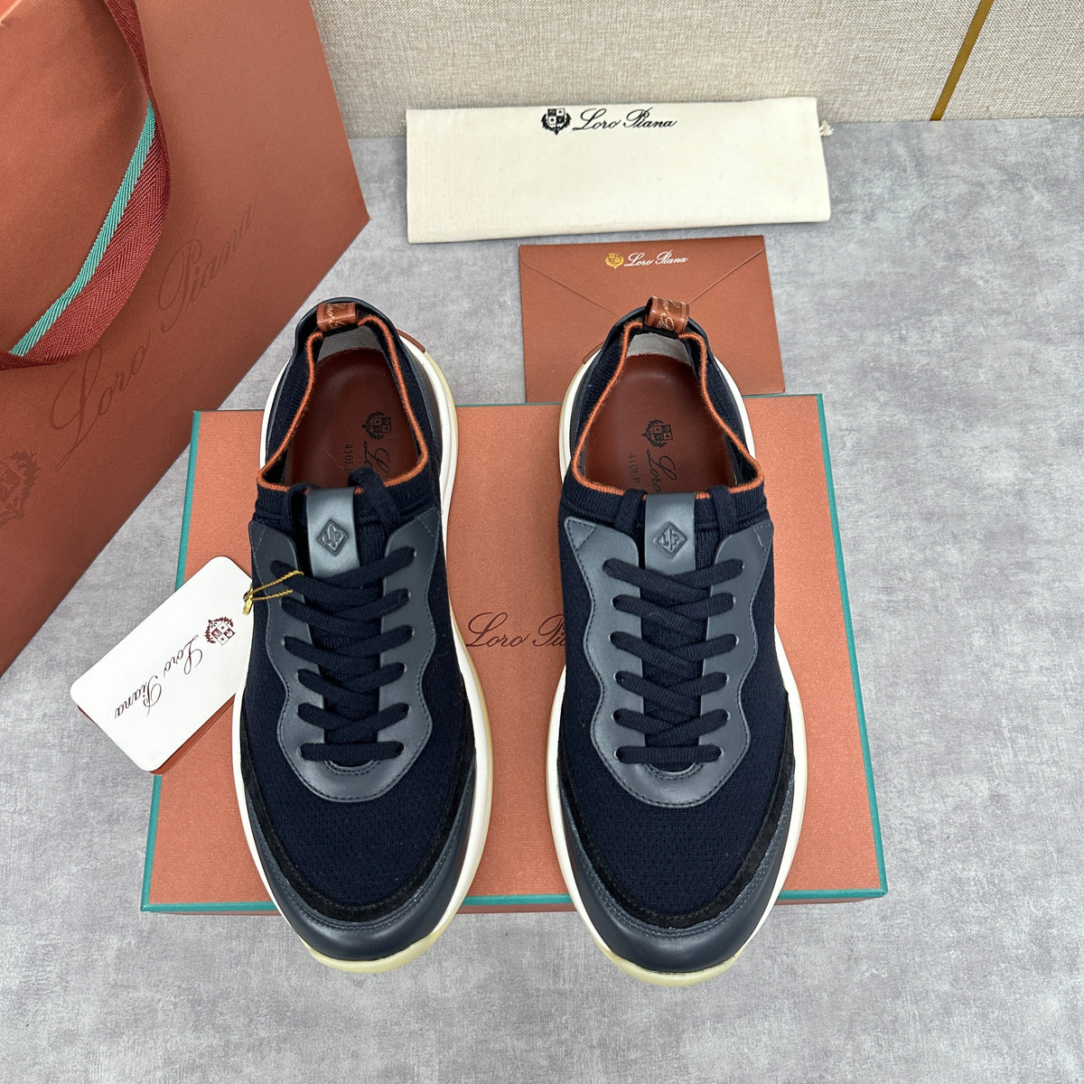 Navy Mesh Contrast Sole Runner - Men's