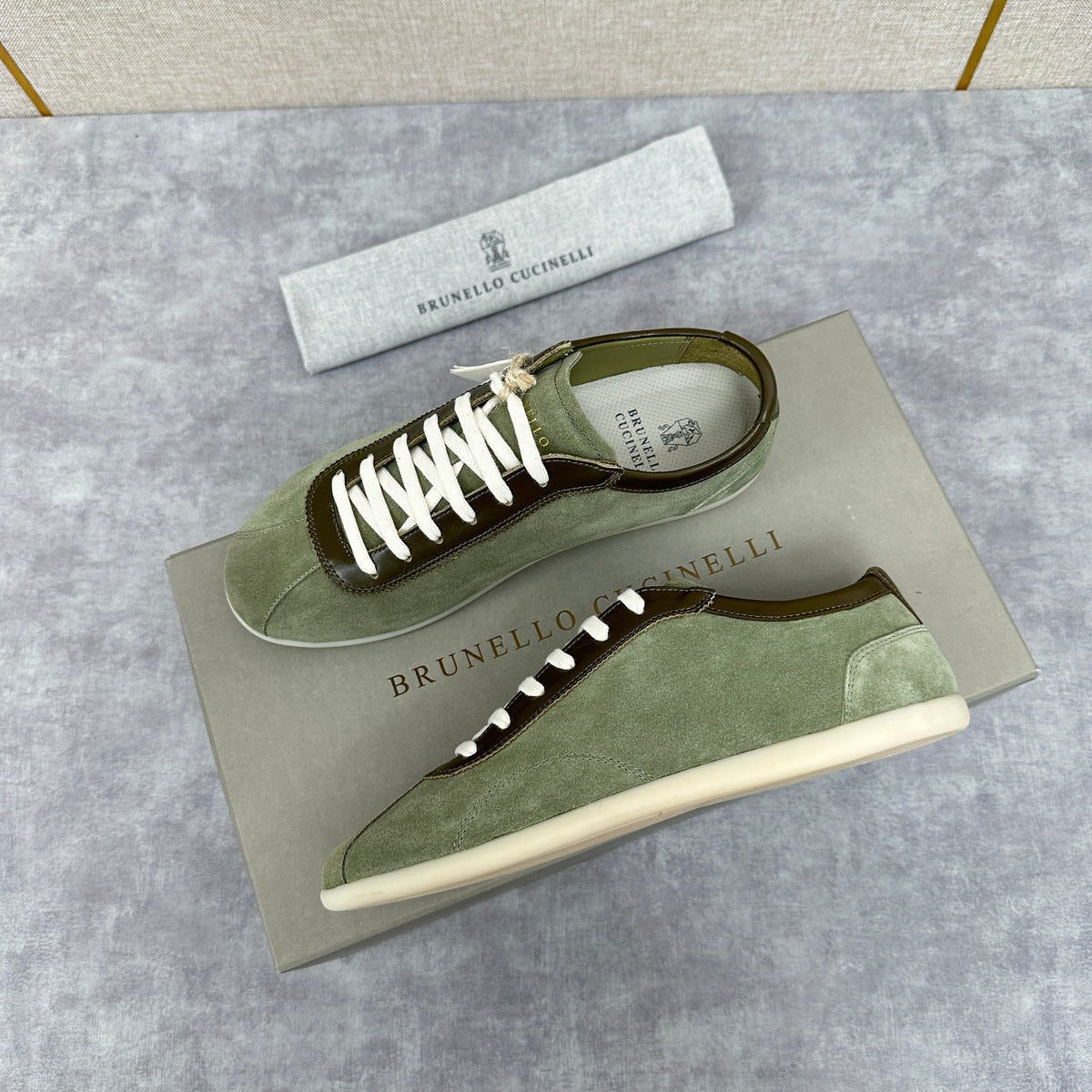 Olive Suede Contrast Laces Low-Top - Men's