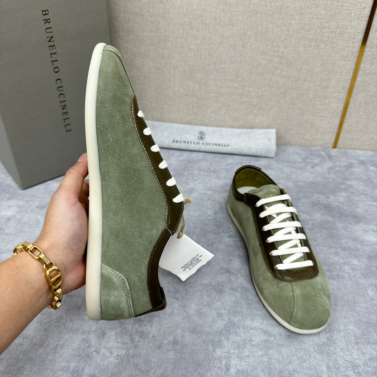 Olive Suede Contrast Laces Low-Top - Men's