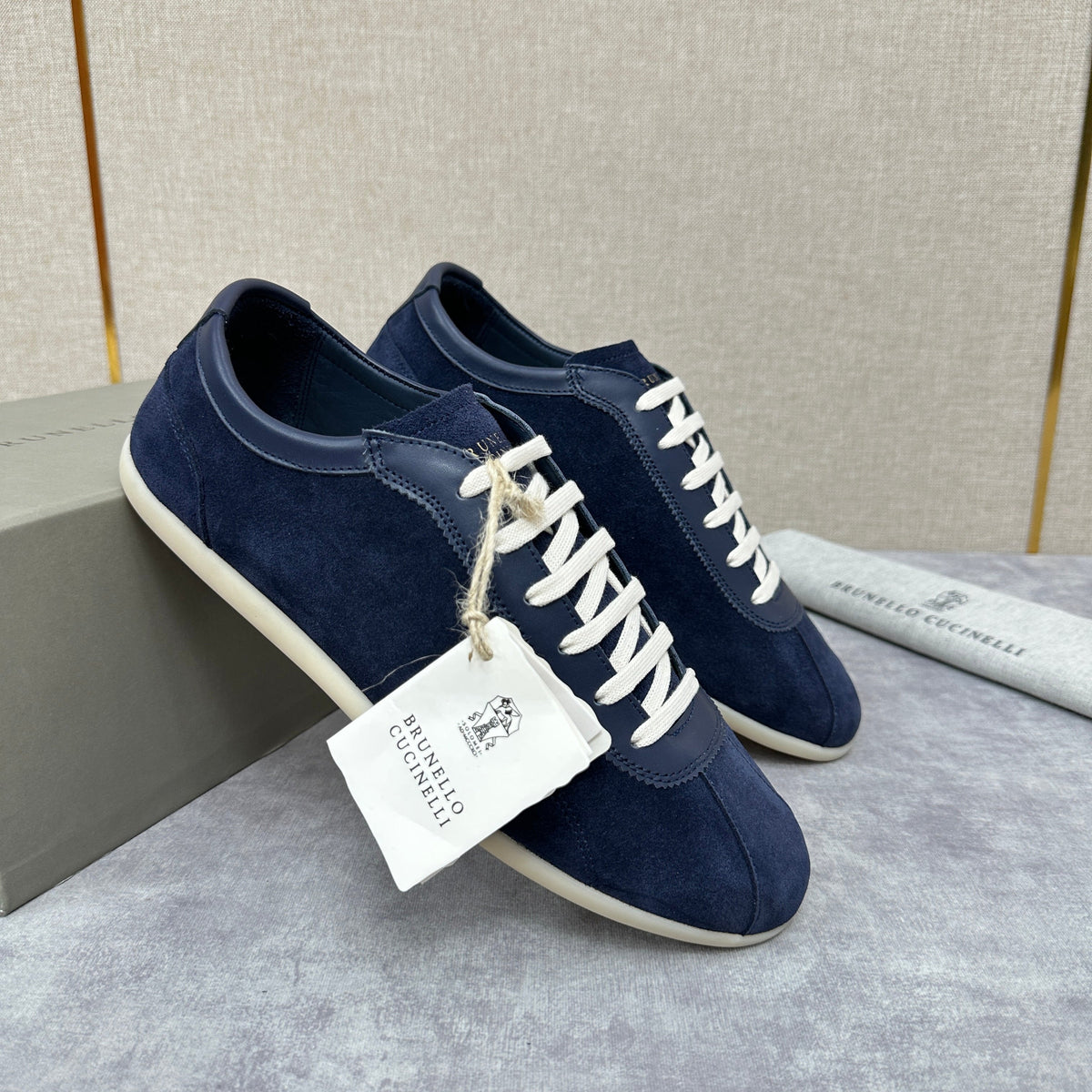 Olive Suede Contrast Laces Low-Top - Men's