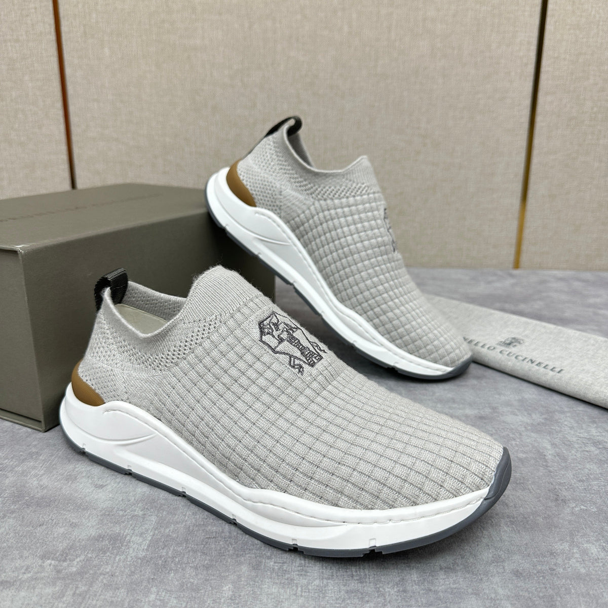 Grey Knit Quilted Sock Runner - Men's