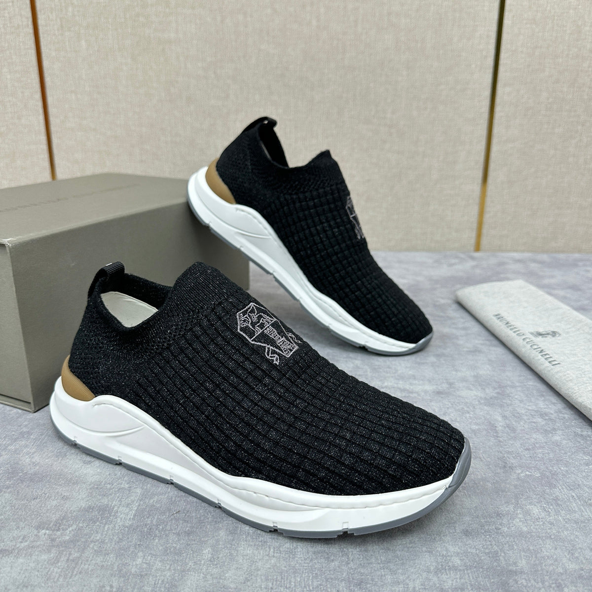 Grey Knit Quilted Sock Runner - Men's