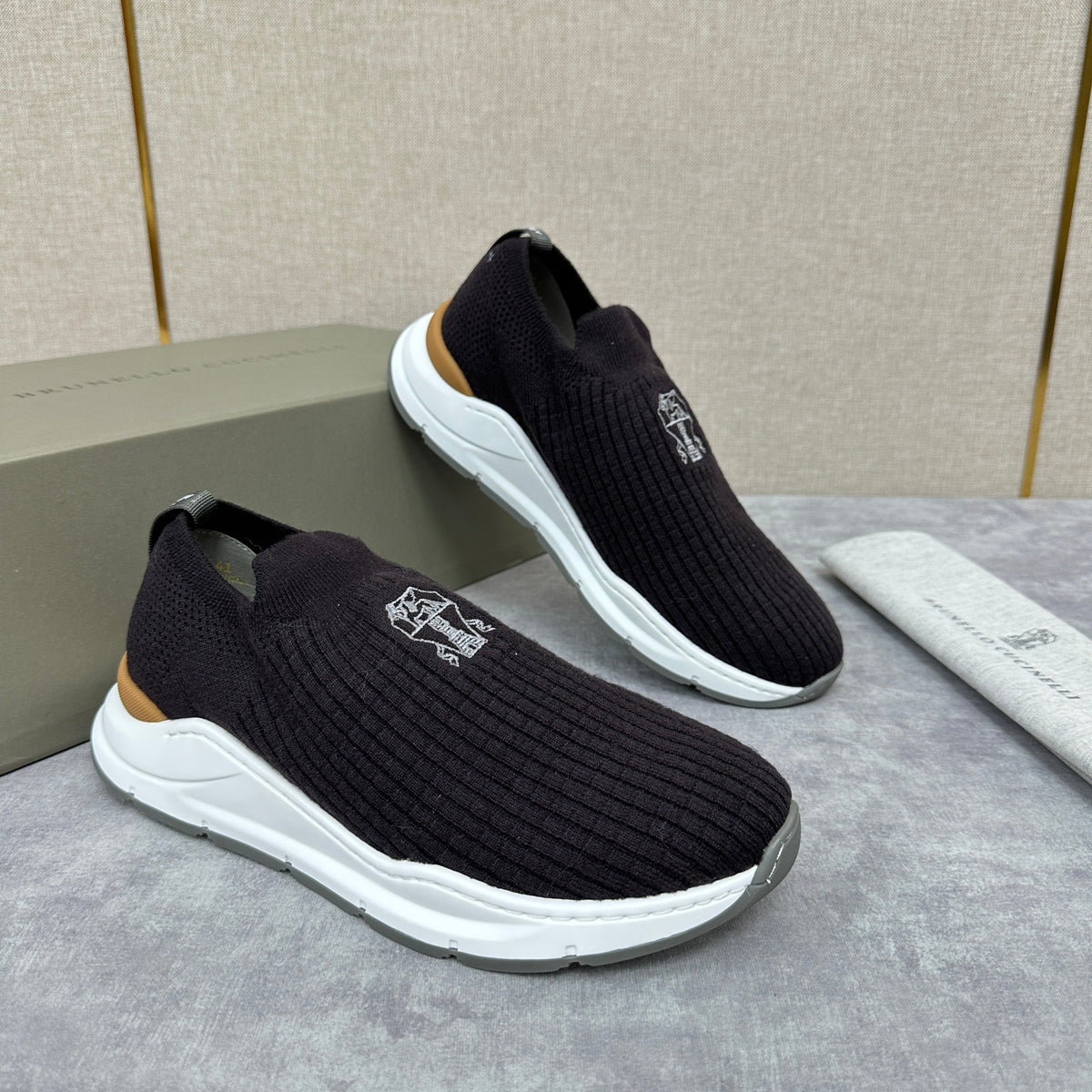 Cream Knit Quilted Sock Runner - Men's