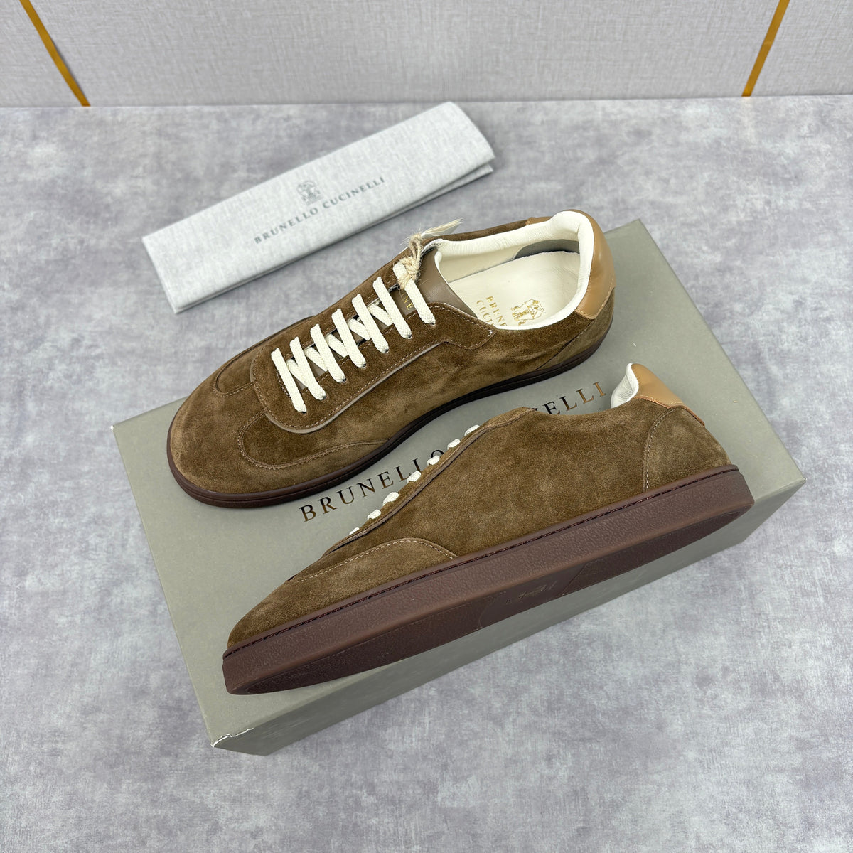 Brown Suede Contrast Sole Low-Top - Men's