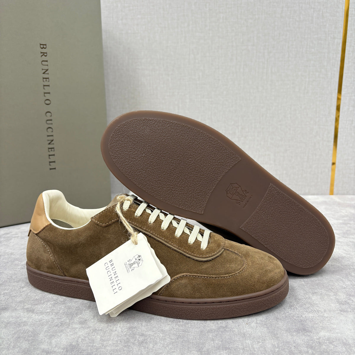 Brown Suede Contrast Sole Low-Top - Men's
