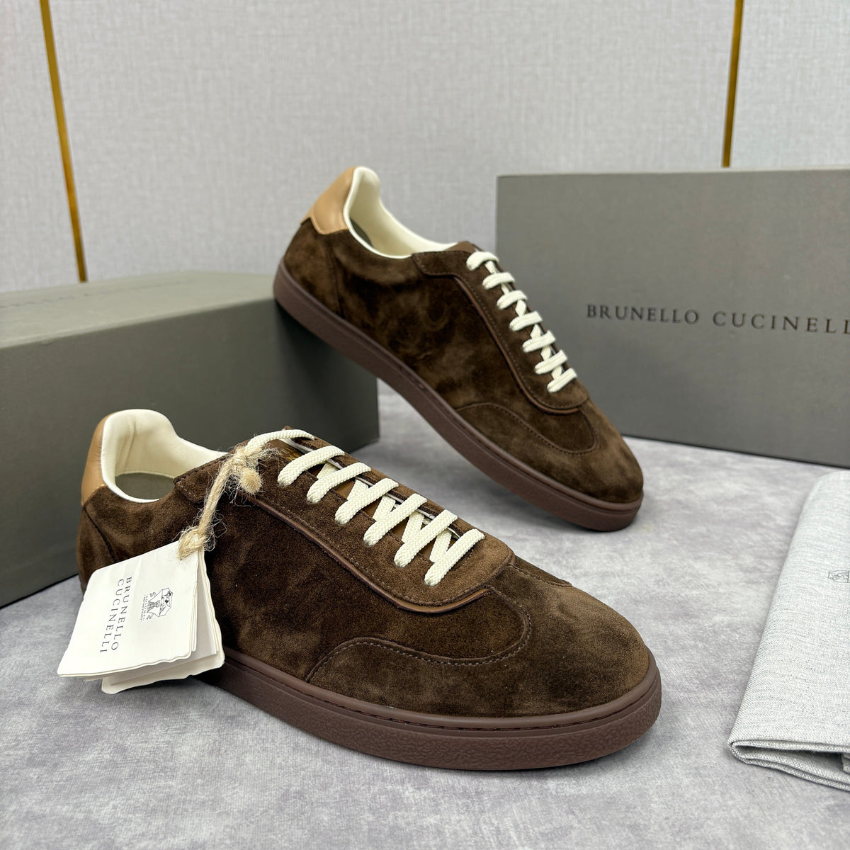 Brown Suede Contrast Sole Low-Top - Men's