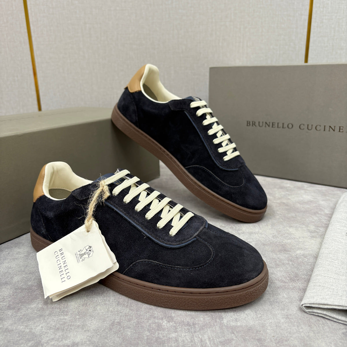 Brown Suede Contrast Sole Low-Top - Men's
