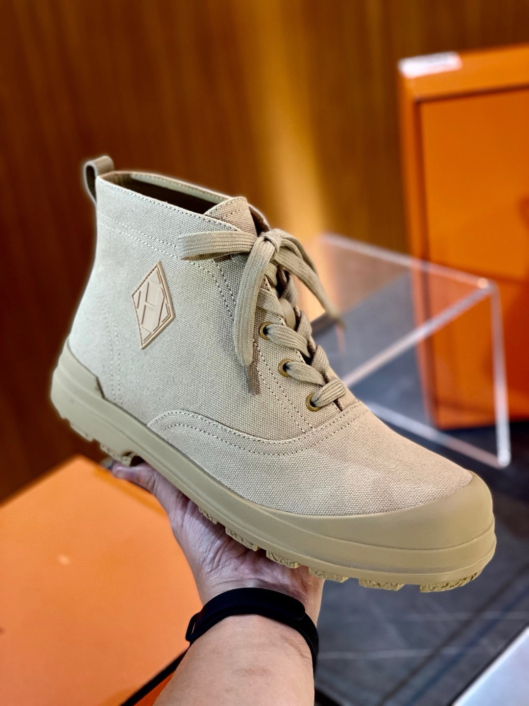 Cream Leather Lug Sole Lace-Up Boot - Men's