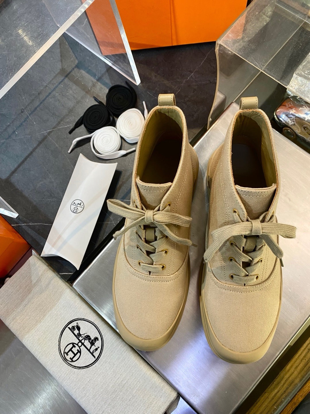 Cream Leather Lug Sole Lace-Up Boot - Men's