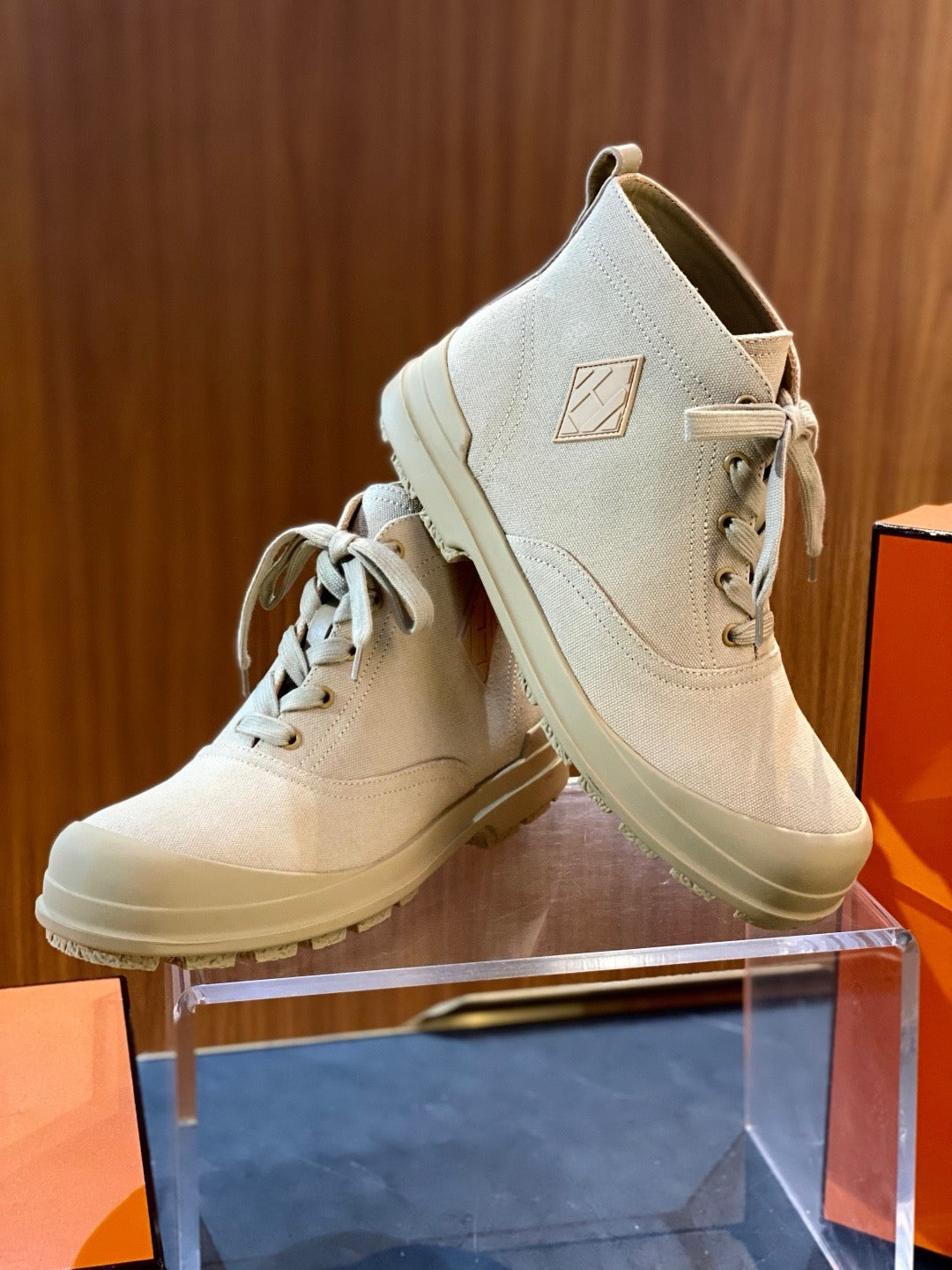 Cream Leather Lug Sole Lace-Up Boot - Men's