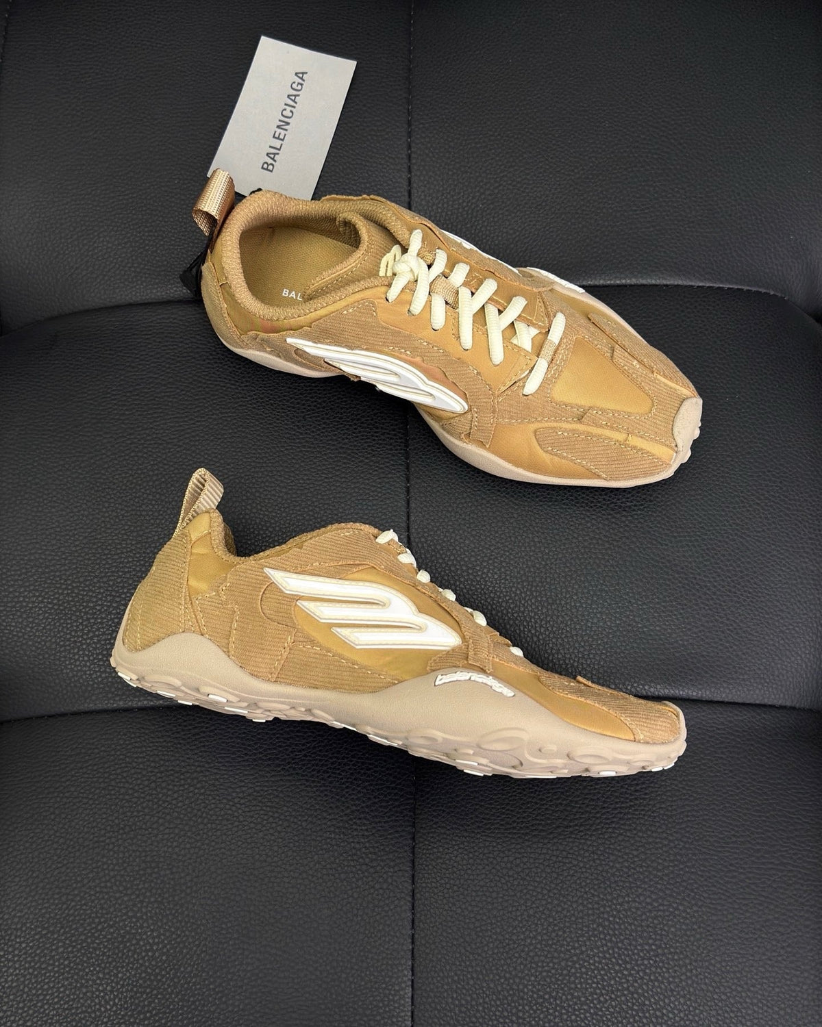 Caged Panel Runner Sage Sneakers