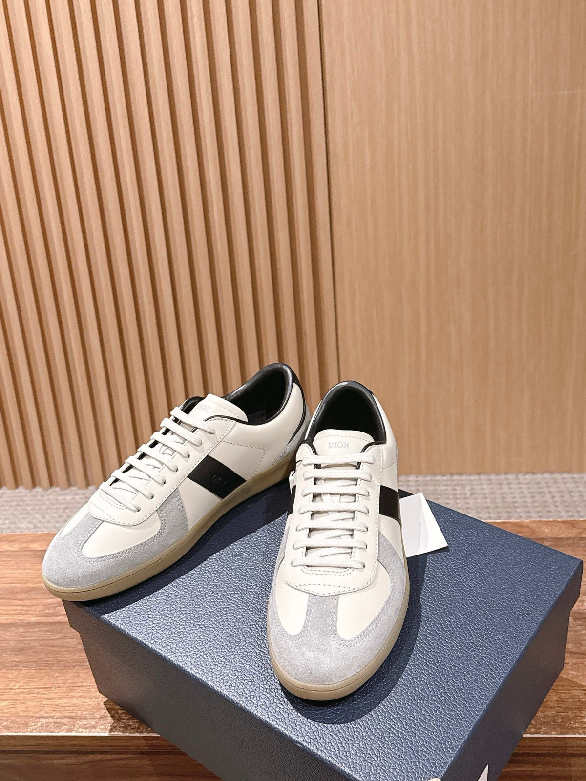 Leather Low-Top White and Black Sneakers - Men's