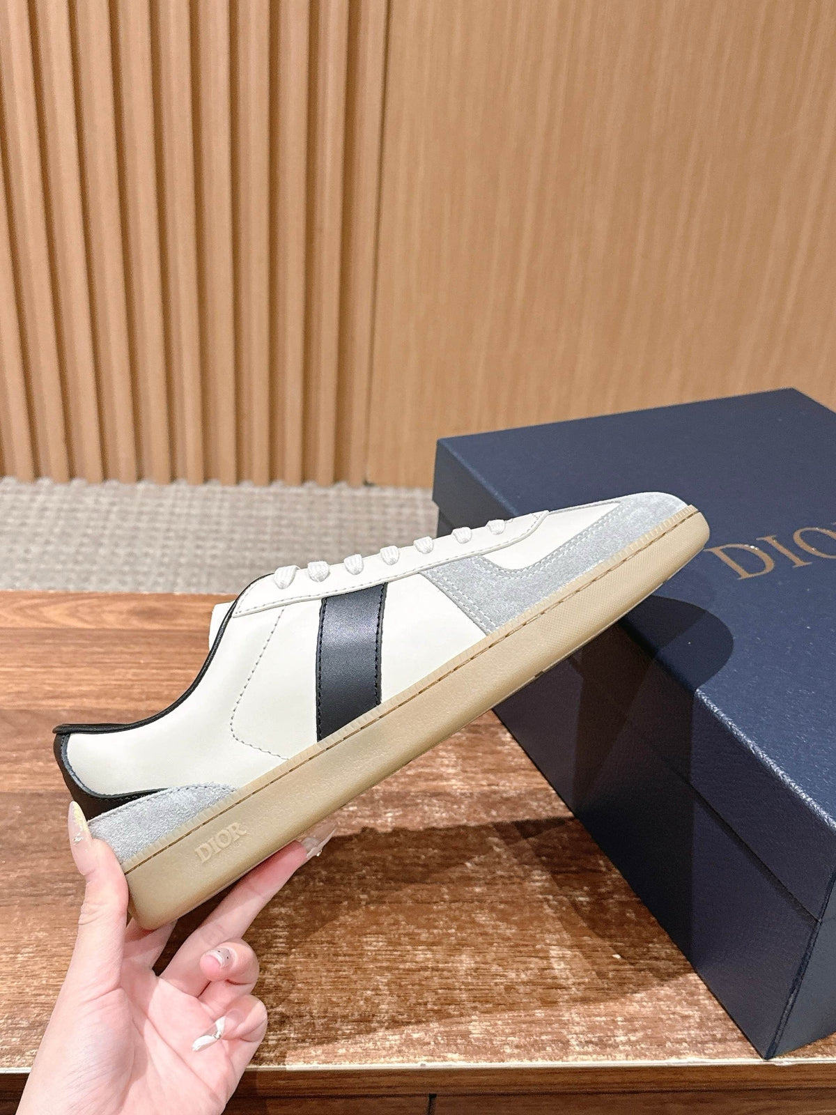 Leather Low-Top White and Black Sneakers - Men's