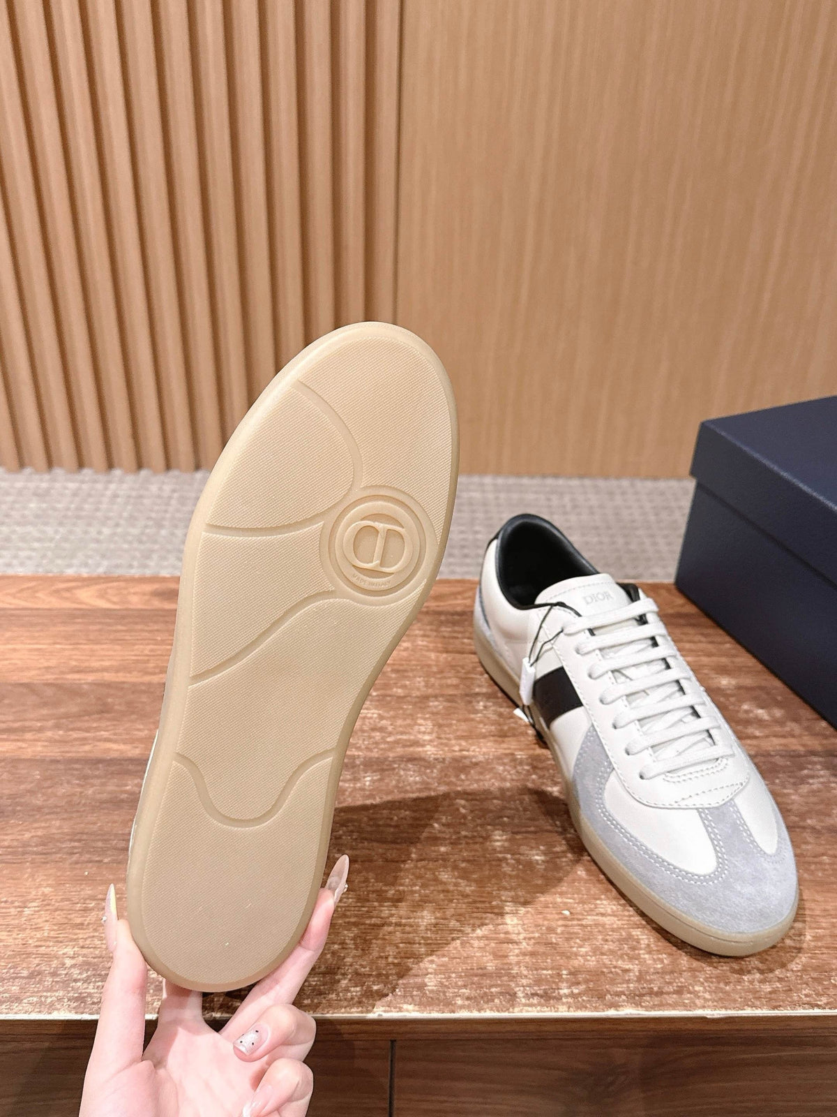 Leather Low-Top White and Black Sneakers - Men's