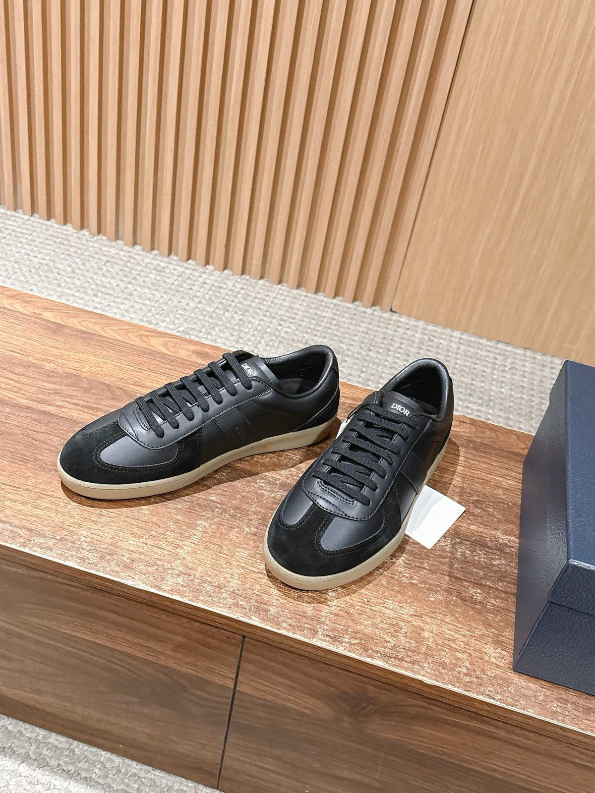 Leather Low-Top White and Black Sneakers - Men's