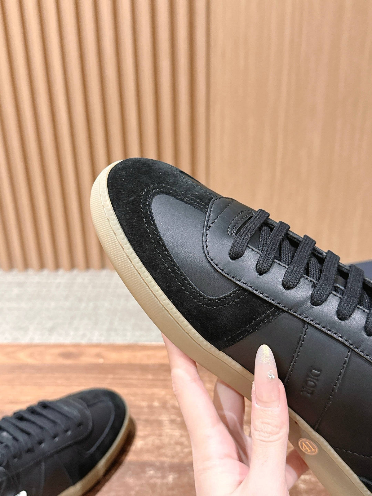 Leather Low-Top White and Black Sneakers - Men's