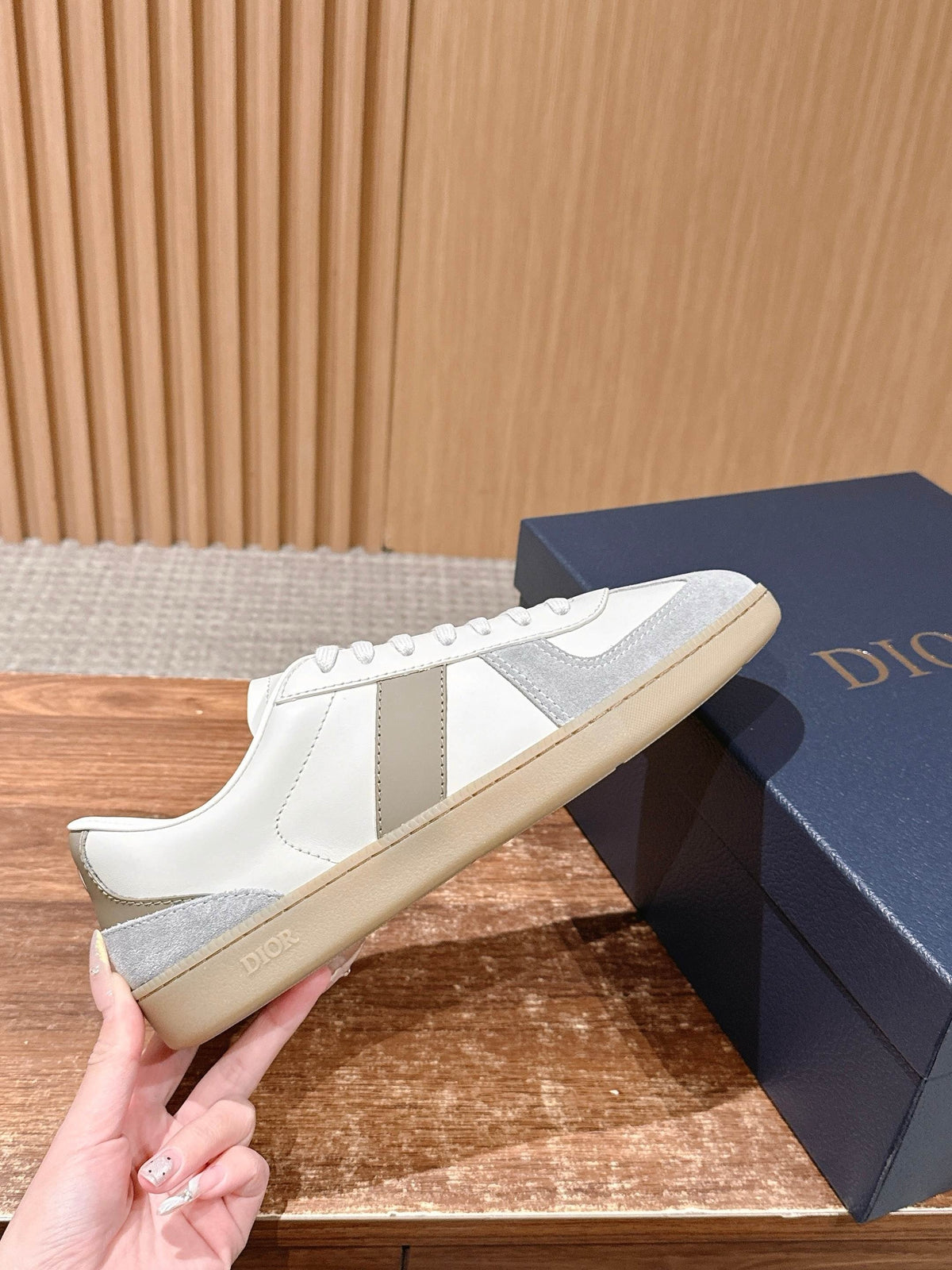 Leather Low-Top White and Black Sneakers - Men's