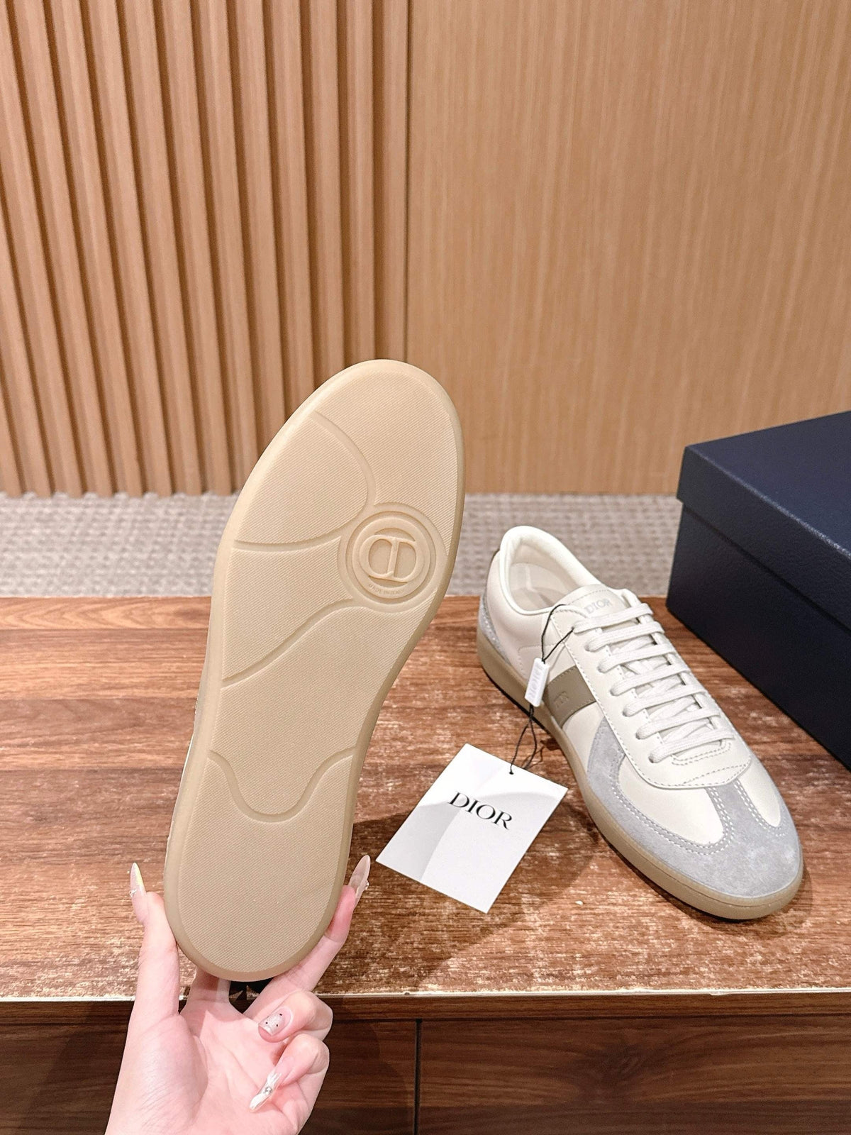 Leather Low-Top White and Black Sneakers - Men's