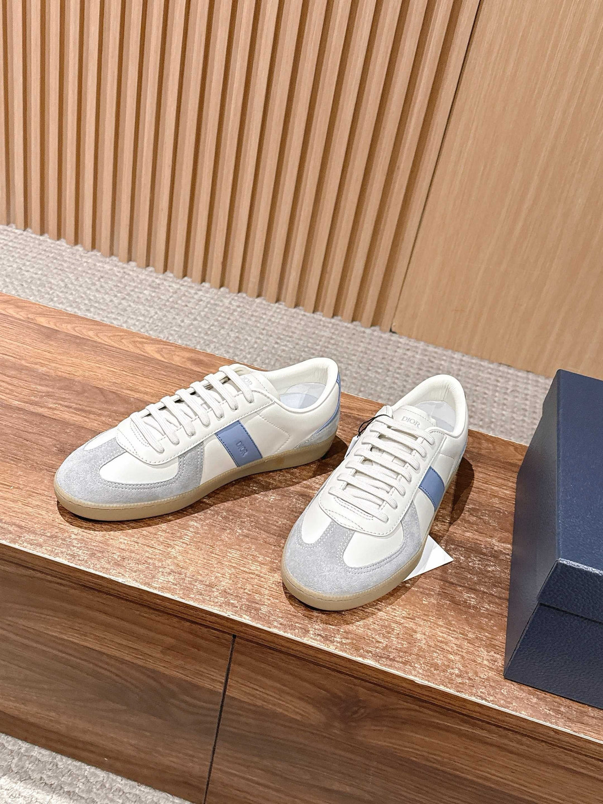 Leather Low-Top White and Black Sneakers - Men's