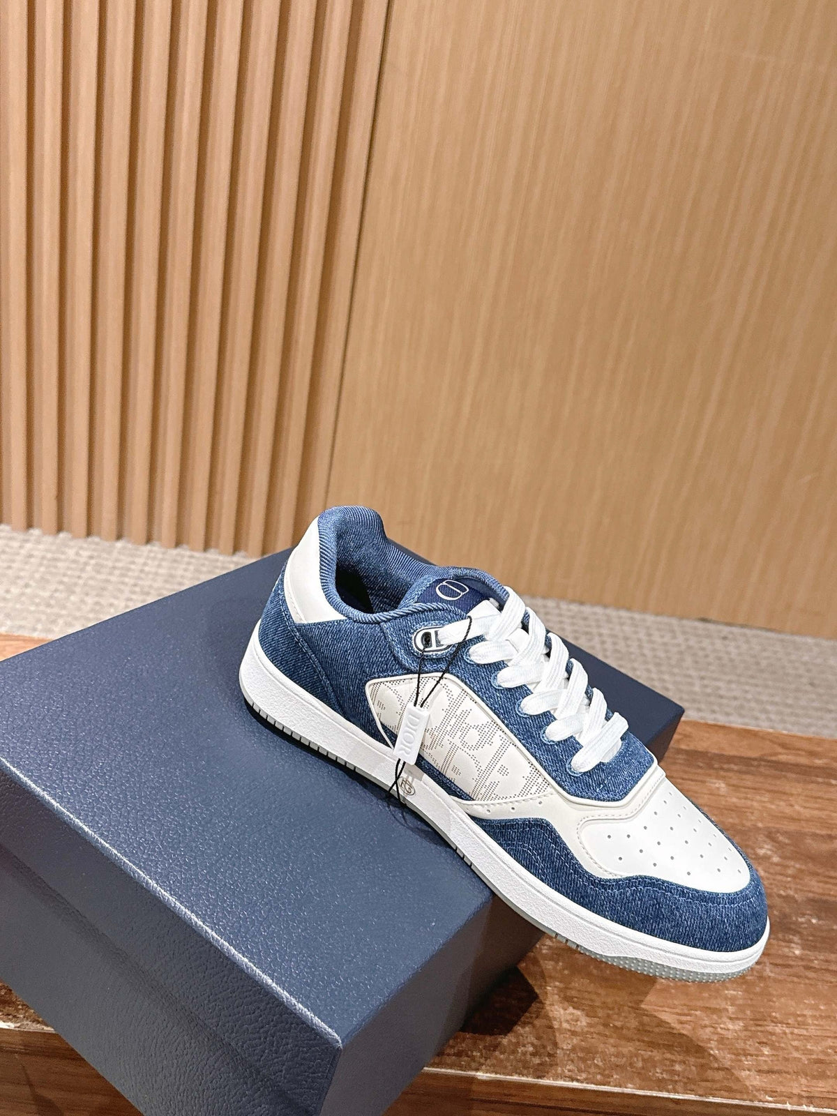 Leather Low-Top Blue Sneakers - Men's