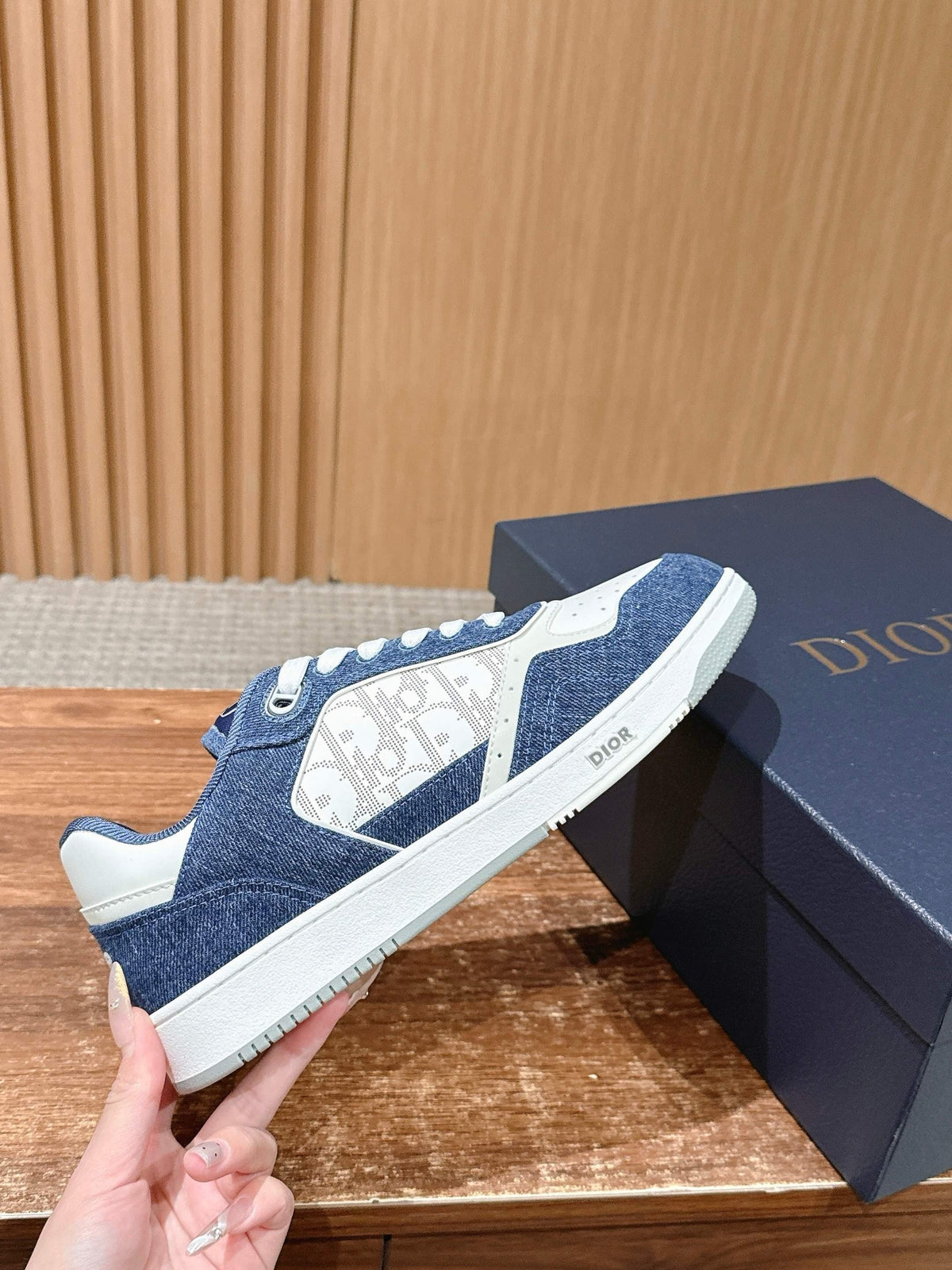 Leather Low-Top Blue and White Sneakers - Men's